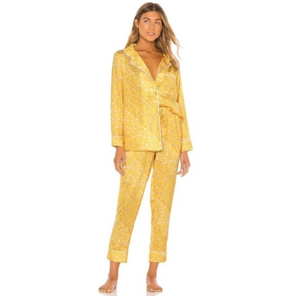 Revolve Plush Pajamas Women's Yellow Revolve Floral Pajama & Eye Mask Set Size M - Picture 5 of 13